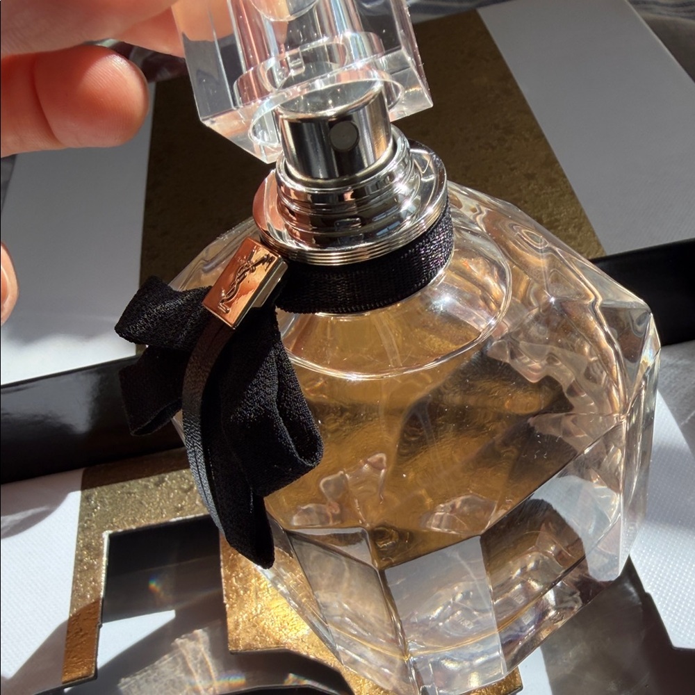 Yves Saint Laurent Mon Paris Gift Set — Pink Gradient Bottle with Black Bow - Picture 13 of 13